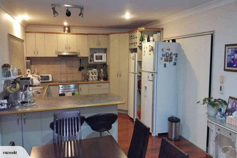 Photo of property in 6 Black Teal Close, Unsworth Heights, Auckland, 0632
