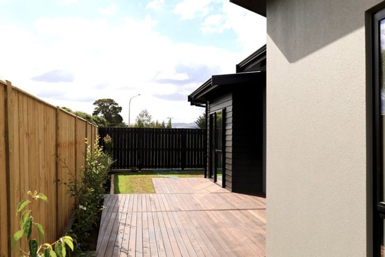 Photo of property in 104 Freedom Drive, Kelvin Grove, Palmerston North, 4414