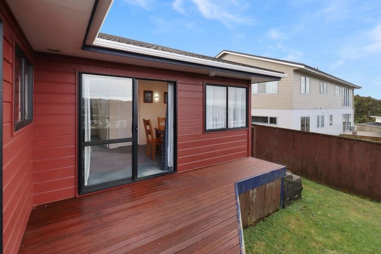 Photo of property in 16 Cathie Place, Karori, Wellington, 6012