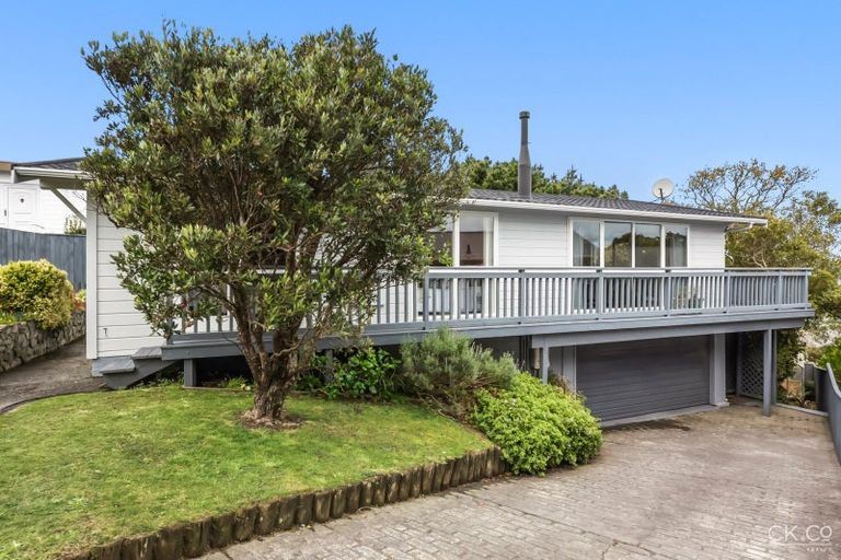 Photo of property in 224 Dowse Drive, Maungaraki, Lower Hutt, 5010
