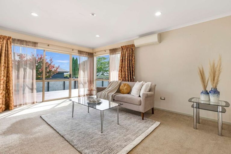 Photo of property in 3 Devoy Drive, Owhata, Rotorua, 3010