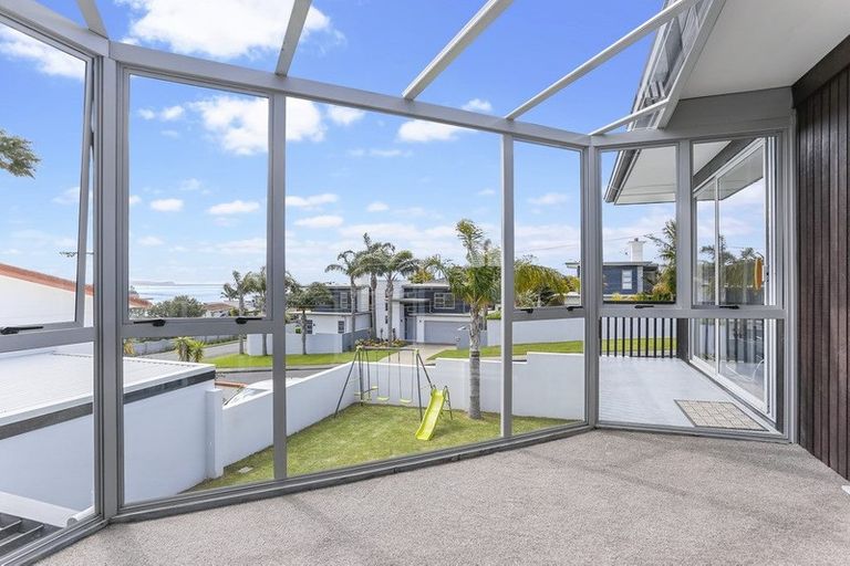 Photo of property in 3 Mirwill Road, Rothesay Bay, Auckland, 0630