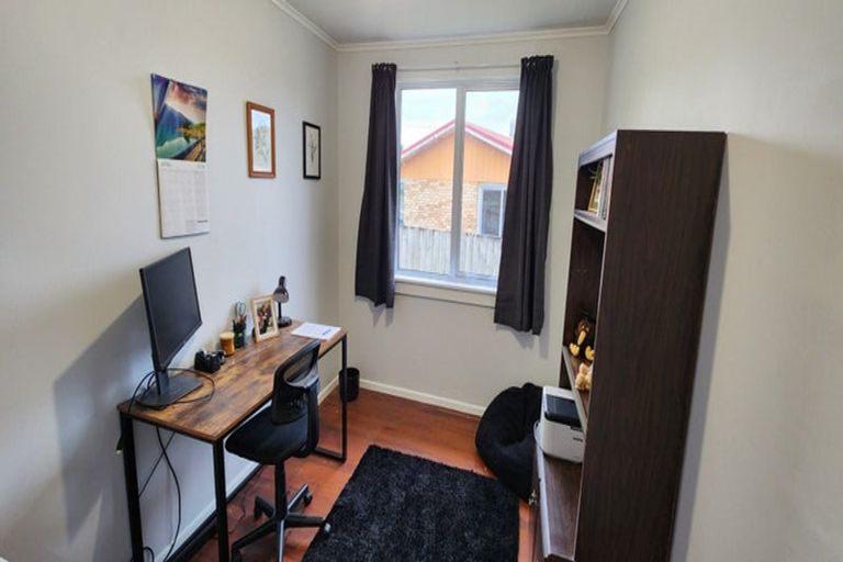 Photo of property in 17 Cumming Street, Okato, 4335