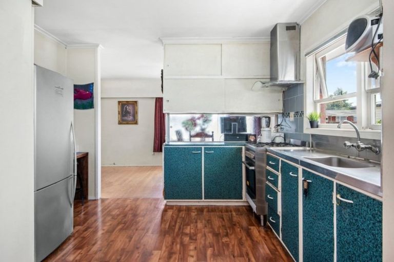 Photo of property in 1/4 Roseburn Place, Pakuranga, Auckland, 2010