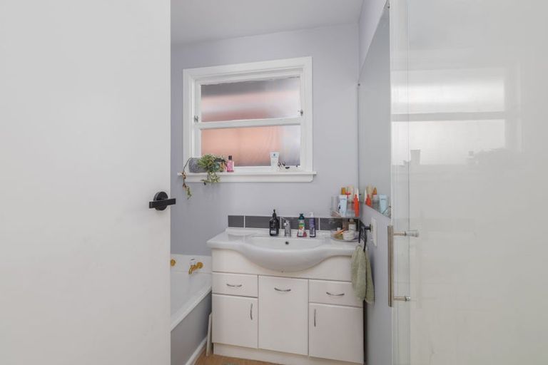 Photo of property in 25 Lake Terrace Road, Burwood, Christchurch, 8061