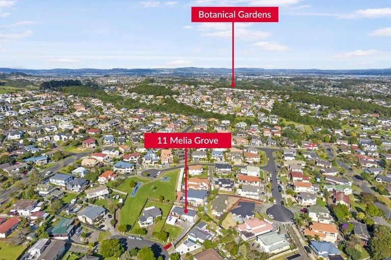 Photo of property in 11 Melia Grove, Goodwood Heights, Auckland, 2105