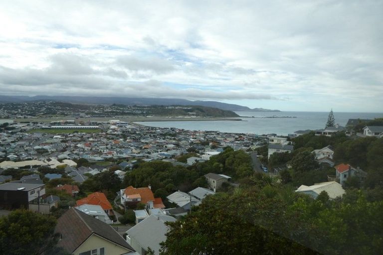 Photo of property in 53 Sutherland Road, Melrose, Wellington, 6023