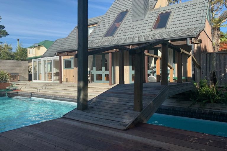 Photo of property in 94 Kowhai Road, Campbells Bay, Auckland, 0630