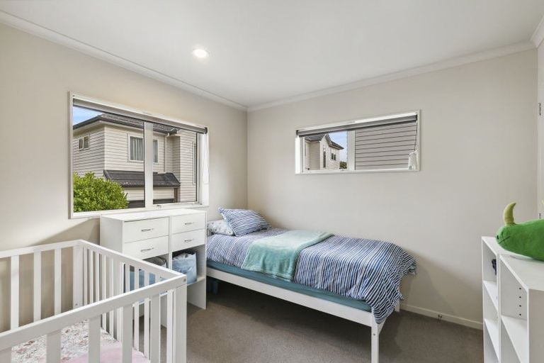 Photo of property in 3/16 Black Rock Road, Newlands, Wellington, 6037
