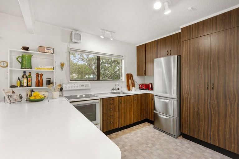 Photo of property in 8 Wallis Street, Raglan, 3225