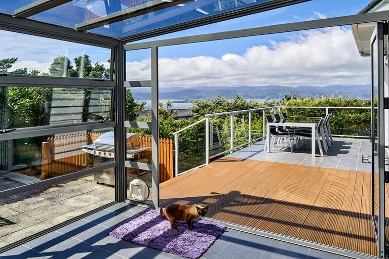 Photo of property in 102 Homebush Road, Khandallah, Wellington, 6035