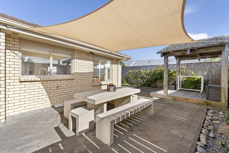 Photo of property in 15 Emery Place, Papamoa Beach, Papamoa, 3118