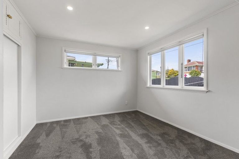 Photo of property in 5 Blease Street, New Lynn, Auckland, 0600