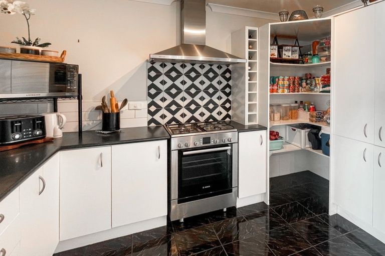 Photo of property in 40 Parata Street, Waikanae, 5036