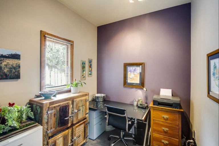 Photo of property in 8 Brewster Street, Bluff Hill, Napier, 4110