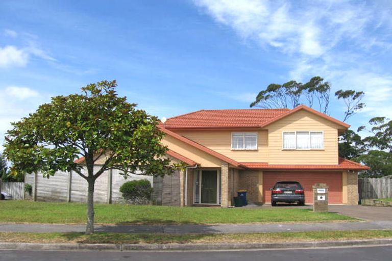 Photo of property in 32 Lorikeet Place, Unsworth Heights, Auckland, 0632