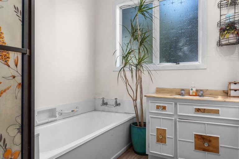 Photo of property in 6 Tanekaha Street, Edgecumbe, 3120