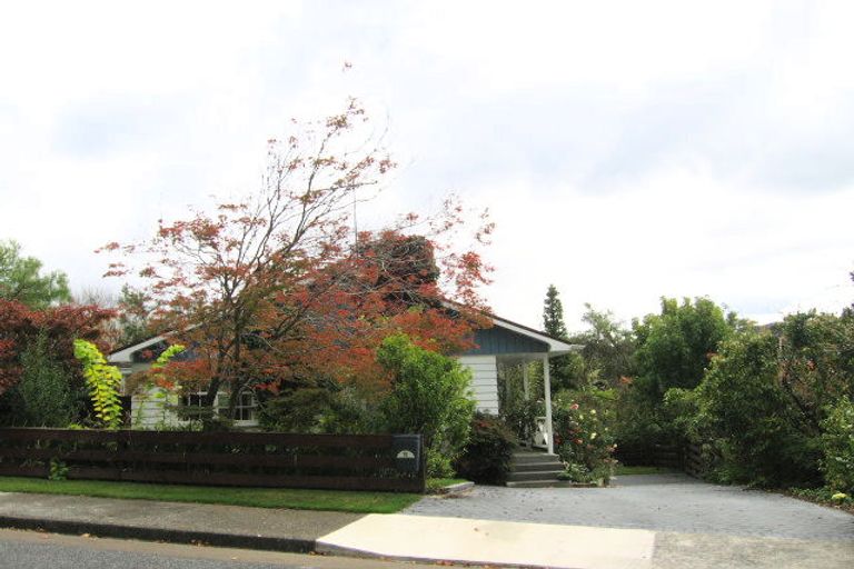 Photo of property in 15 Chichester Drive, Pinehaven, Upper Hutt, 5019