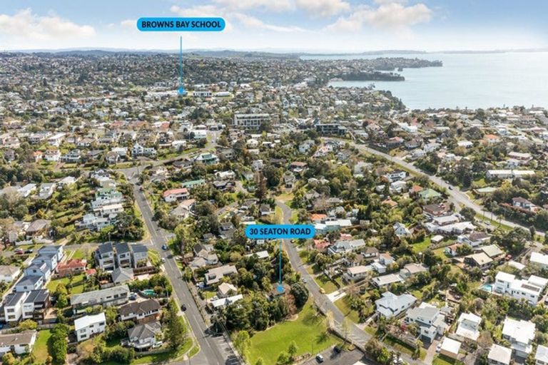 Photo of property in 2/41 Lyons Avenue, Murrays Bay, Auckland, 0630