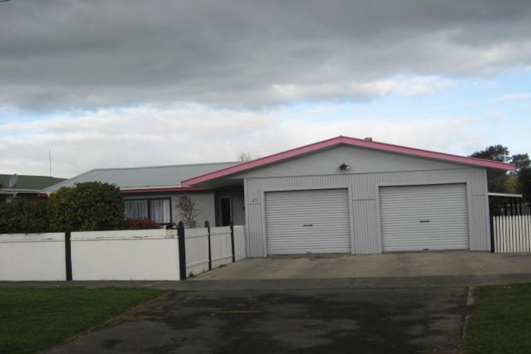 Photo of property in 25 Lincoln Road, Carterton, 5713