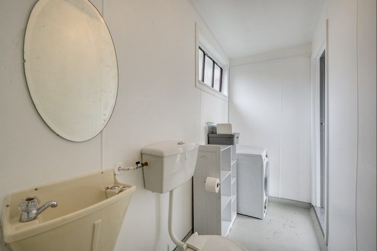 Photo of property in 24 Church Road, Taradale, Napier, 4112