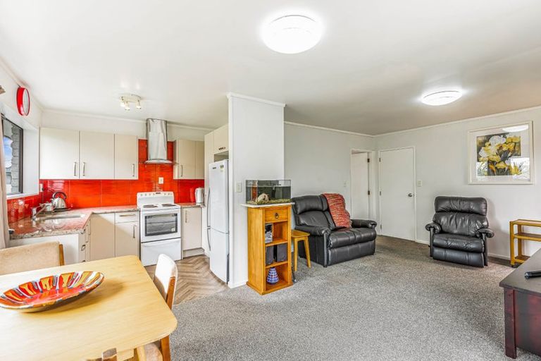 Photo of property in 1/60 Nikau Street, New Lynn, Auckland, 0600