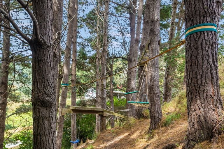 Photo of property in 1153 Paekakariki Hill Road, Paekakariki Hill, Porirua, 5381