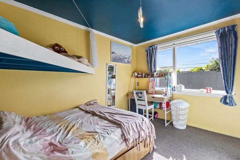 Photo of property in 181 Palmers Road, New Brighton, Christchurch, 8083