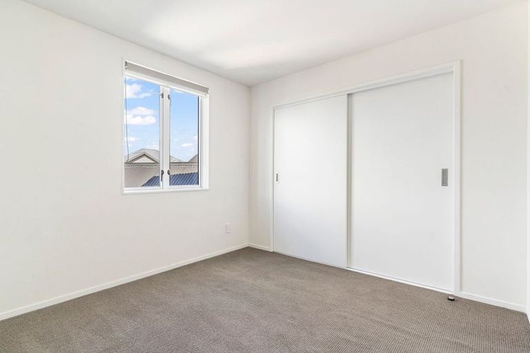 Photo of property in 75 Grove Road, Papakura, 2110