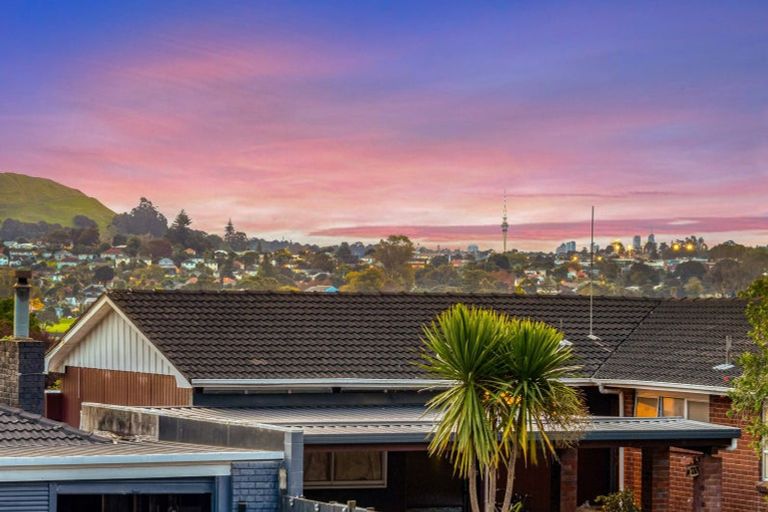 Photo of property in 16 Tercel Place, Sunnyhills, Auckland, 2010