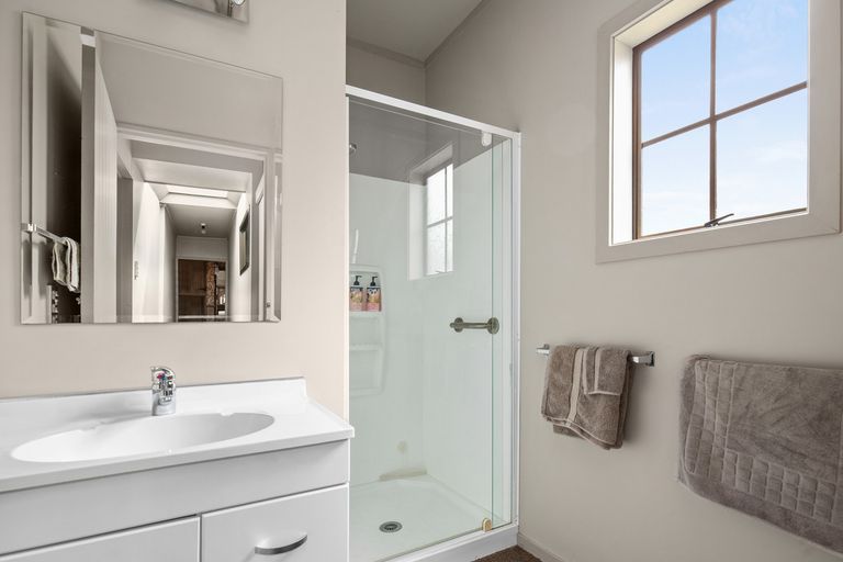 Photo of property in 21 Dunstan Street, Clyde, 9330