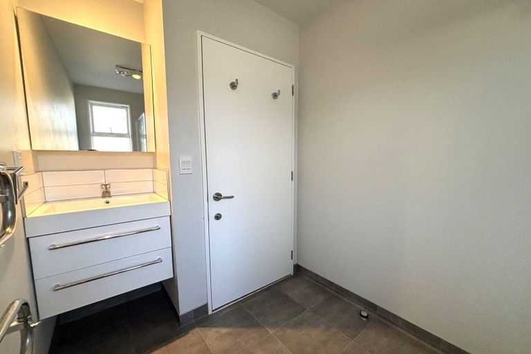 Photo of property in 2/84 Barbour Street, Waltham, Christchurch, 8011