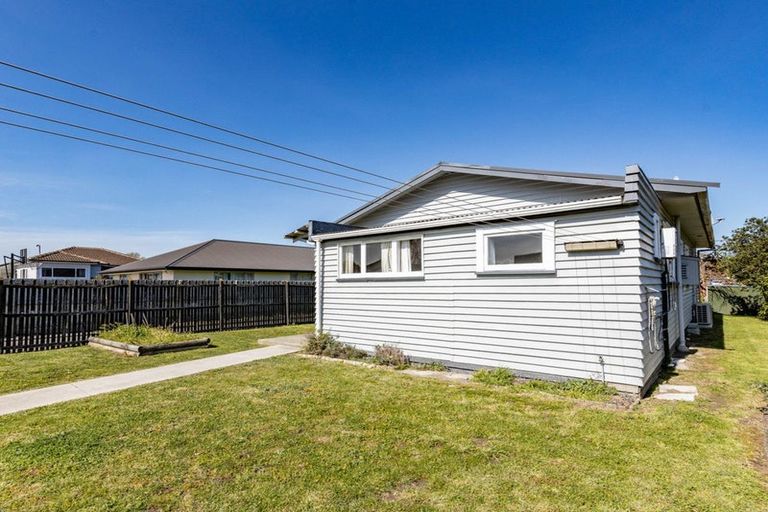 Photo of property in 17 Ottawa Road, Wainoni, Christchurch, 8061