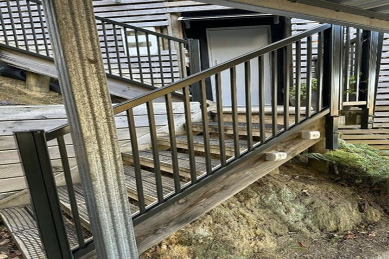 Photo of property in 15 Russell Street, Picton, 7220