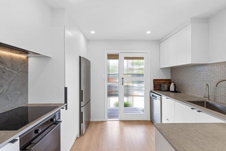 Photo of property in 3b Paton Avenue, Te Atatu South, Auckland, 0610