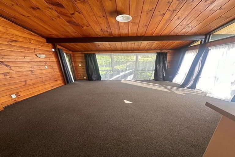 Photo of property in 3/89 Pinehaven Road, Pinehaven, Upper Hutt, 5019