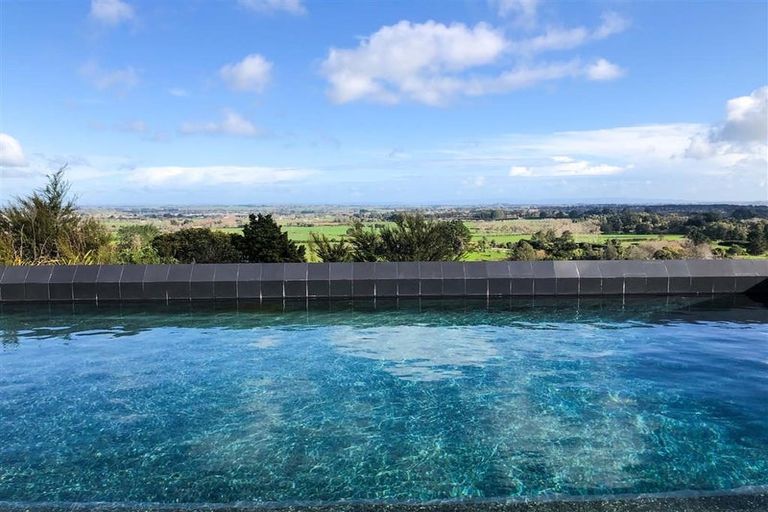 Photo of property in 45 Harry Dreadon Road, Opaheke, Papakura, 2584