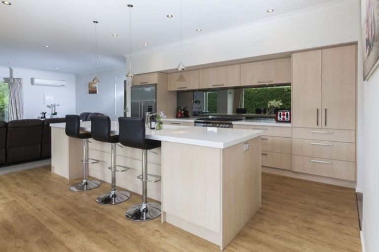 Photo of property in 47 Ruahine Place, Parklands, Christchurch, 8083