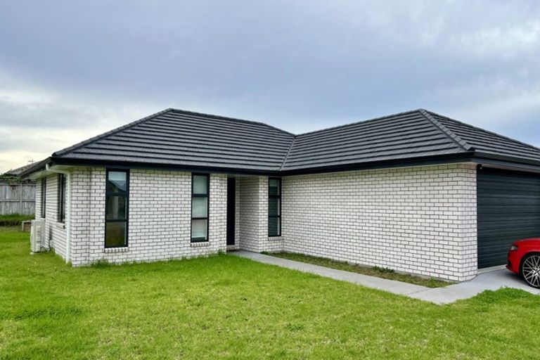 Photo of property in 24 Saint Michael Crescent, One Tree Point, 0118