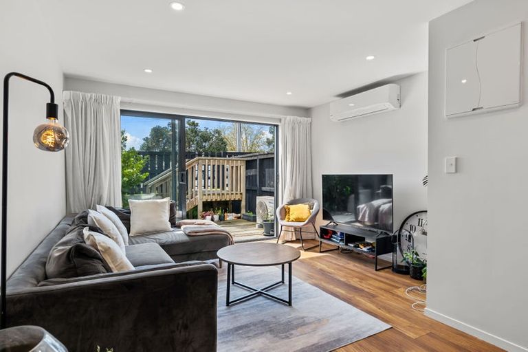 Photo of property in 8/36 Kaipatiki Road, Glenfield, Auckland, 0629