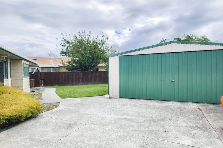 Photo of property in 2 Lydia Place, Kelvin Grove, Palmerston North, 4414