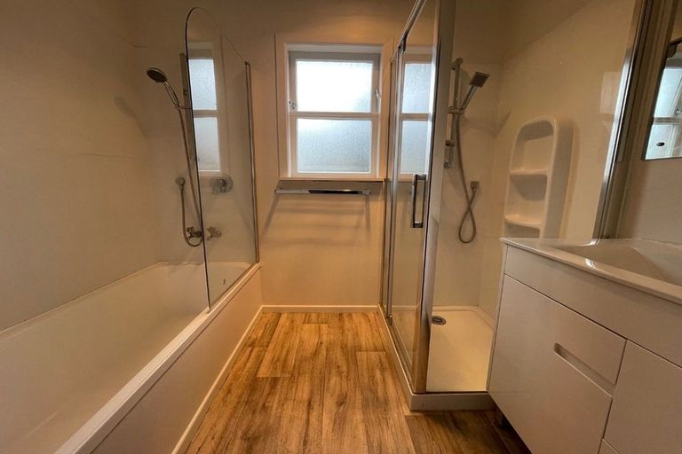 Photo of property in 43 Hallberry Road, Mangere East, Auckland, 2024