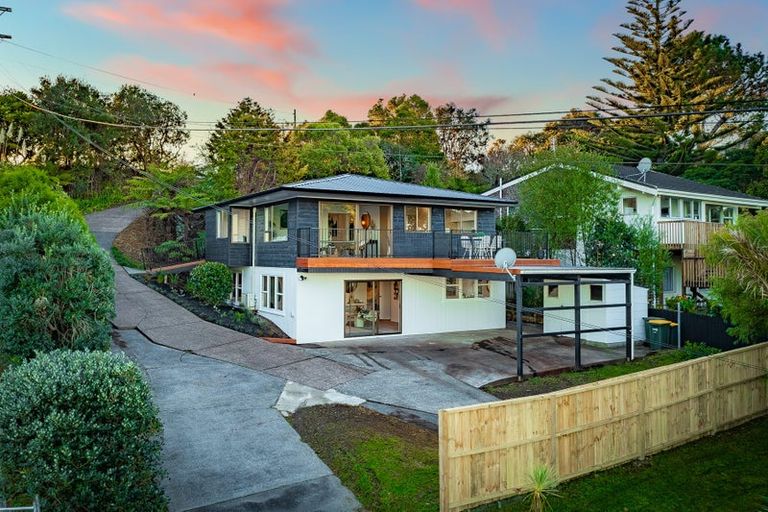 Photo of property in 26b Wade River Road, Stanmore Bay, Whangaparaoa, 0932