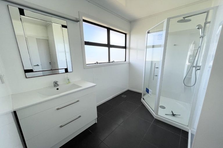 Photo of property in 30 Akaroa Drive, Maupuia, Wellington, 6022