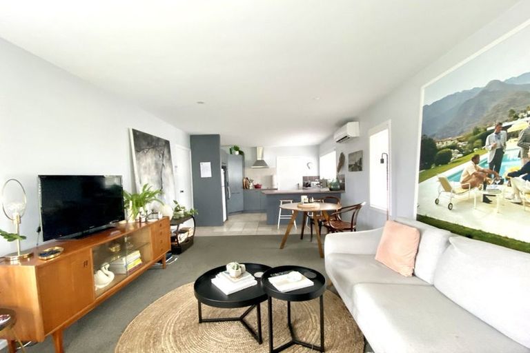 Photo of property in 67 Beach Road, Te Atatu Peninsula, Auckland, 0610