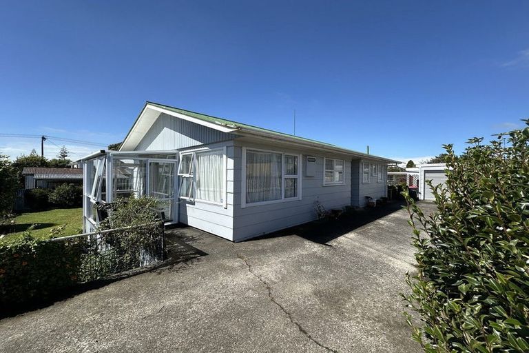 Photo of property in 9a Pratt Street, Waitara, 4320