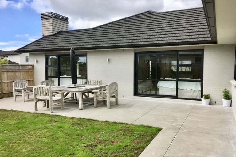 Photo of property in 1 Breton Road, Karaka, Papakura, 2113