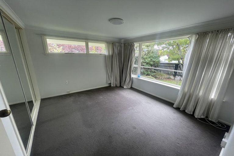 Photo of property in 2 Ilfracombe Place, Burnside, Christchurch, 8053