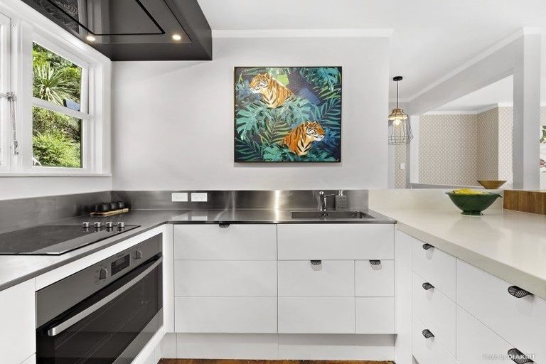 Photo of property in 96 Sidlaw Street, Strathmore Park, Wellington, 6022