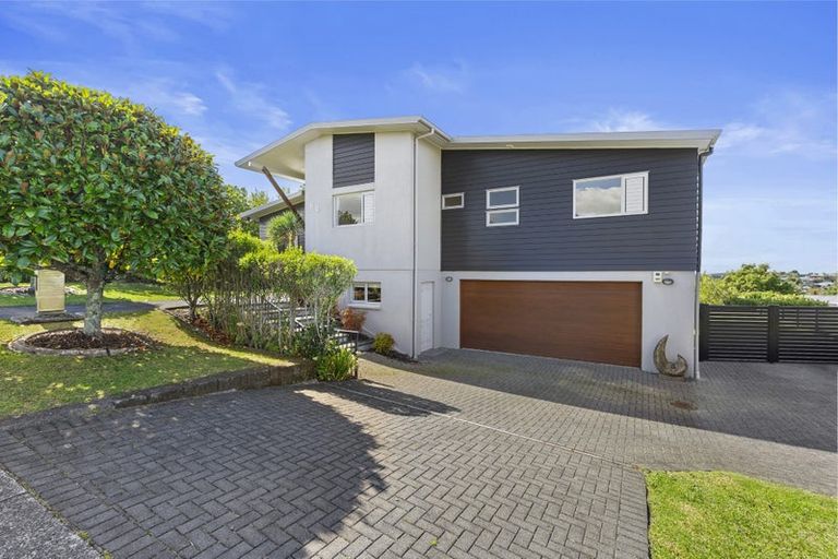 Photo of property in 60 Chesterfield Way, Orewa, 0931